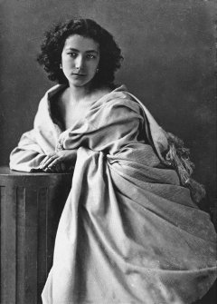 Nadar, Portrait der Sarah Bernhardt. Lizenz: PD-Art. Quelle: Wikimedia Commons