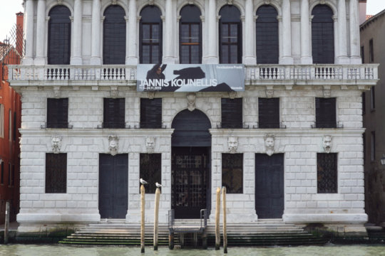 Venedig, Fondazione Prada, Jannis Kounellis. Foto: jvf