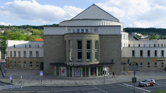 Opernhaus Wuppertal. Foto:  Atamari, Quelle: Wikimedia Commons, Lizenz: CC BY-SA 4.0