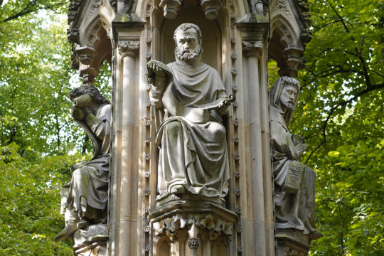 Mariensäule in Köln, Propheten: Jesaja Mitte, links Jeremias, rechts Daniel, Foto: jvf