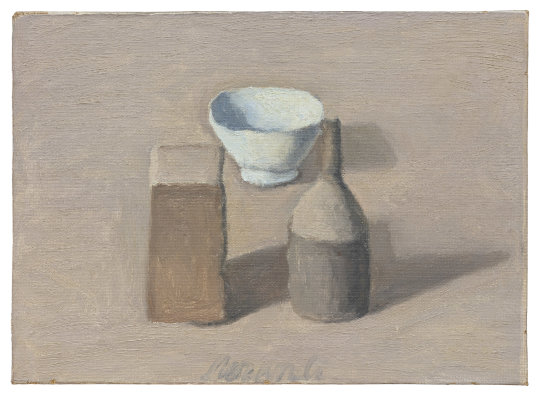 Giorgio Morandi, Natura Morta, 1957, Sammlung Lambrecht-Schadeberg © VG Bild-Kunst, Bonn 2025 Giorgio Morandi, Natura Morta, 1957, Sammlung Lambrecht-Schadeberg © VG Bild-Kunst, Bonn 2025